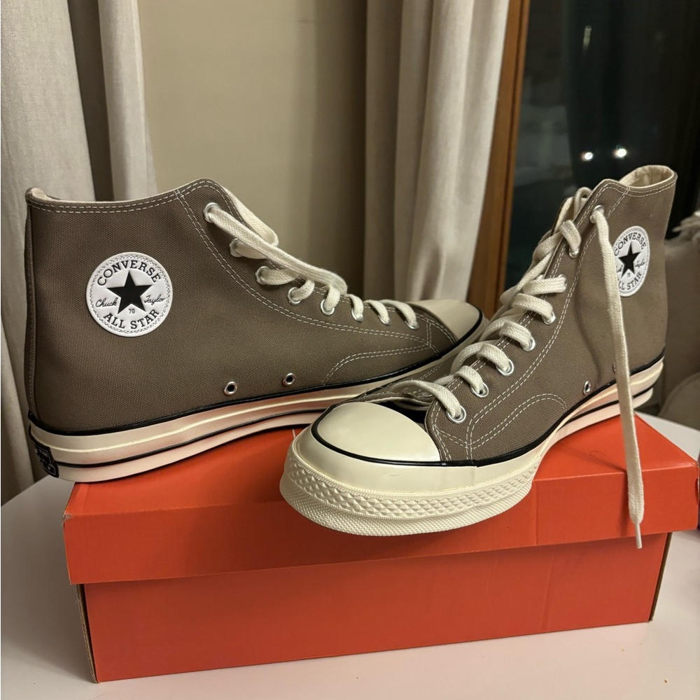 NEW WITH BOX Converse High Tops